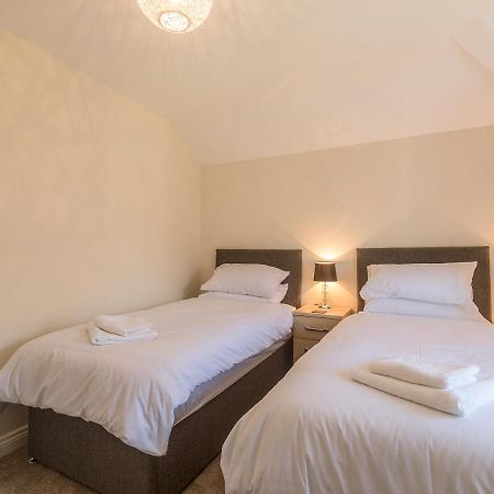Apartment 4, 7 St Anns Apartments, Ландъндо Екстериор снимка