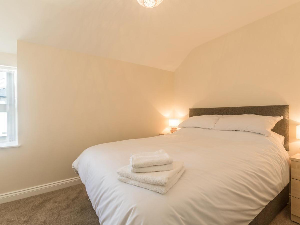 Apartment 4, 7 St Anns Apartments, Ландъндо Екстериор снимка