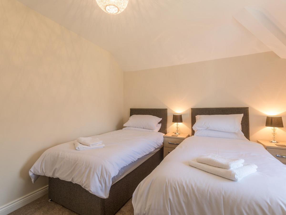 Apartment 4, 7 St Anns Apartments, Ландъндо Екстериор снимка