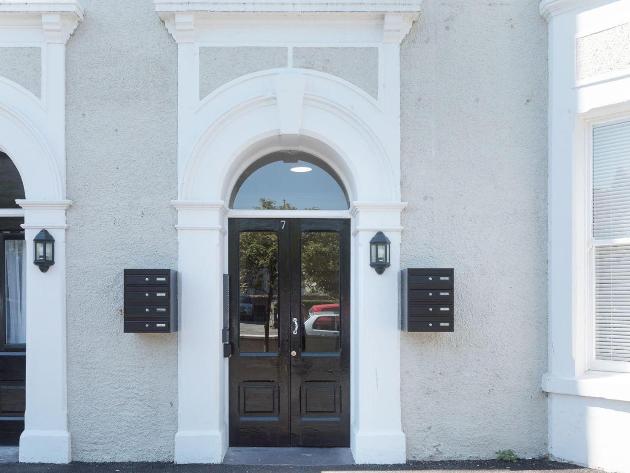 Apartment 4, 7 St Anns Apartments, Ландъндо Екстериор снимка